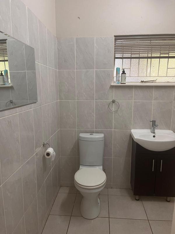 To Let 1 Bedroom Property for Rent in Golf View North West